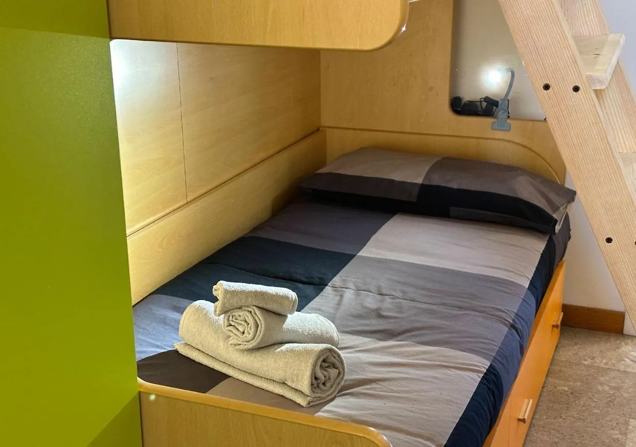 Apartamento Buenos Aires Urban Escape - Metro & Self-Checkin Milán Italia