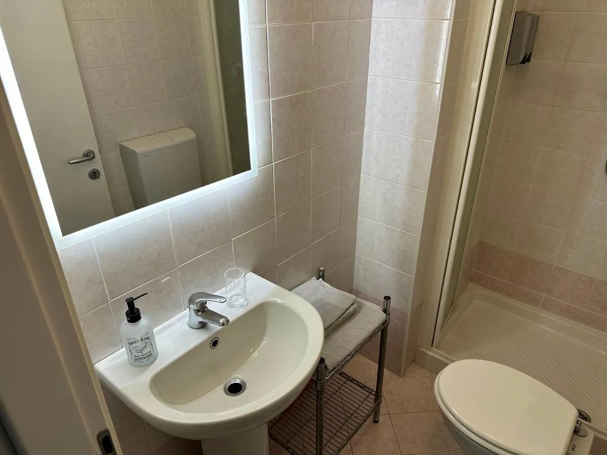 Buenos Aires Urban Escape - Metro & Self-Checkin Apartment Milan Italy